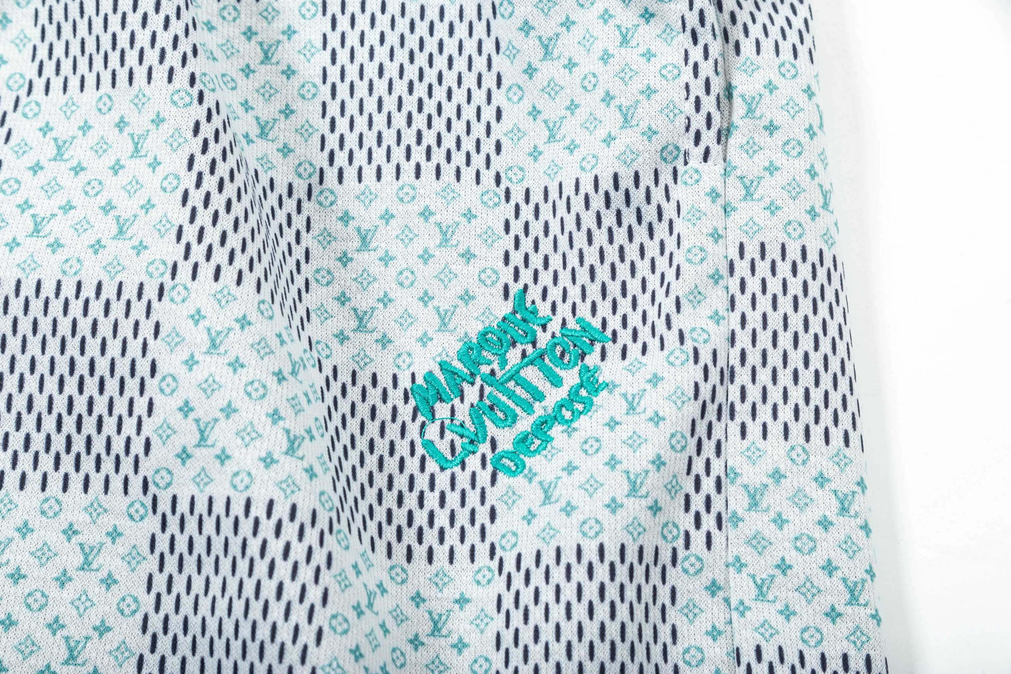 Pantalones cortos de playa con bordado de letras a cuadros