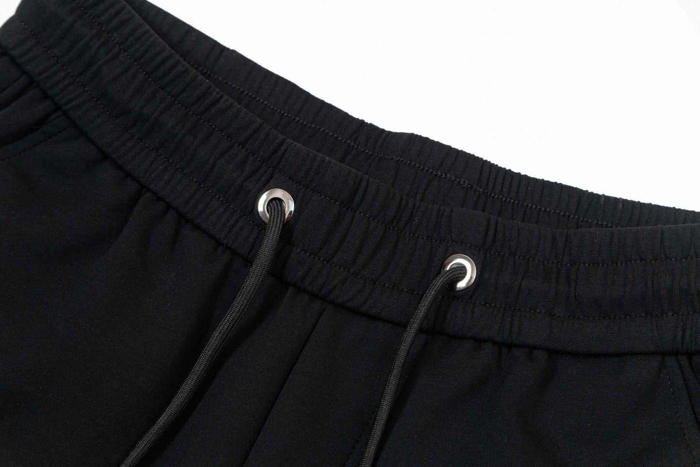 Short brodé à plusieurs lettres