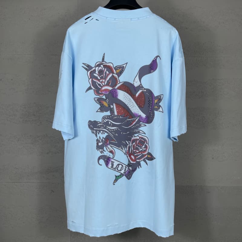 Camiseta con diamantes de imitación destruidos en la parte delantera y trasera
