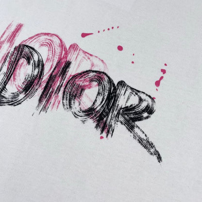 Camiseta clásica con estampado de grafiti integral