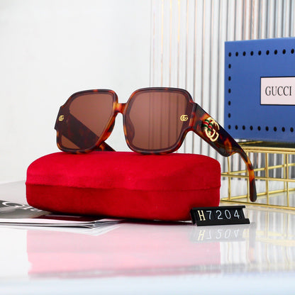 Gafas de sol de gran tamaño y montura completa de moda