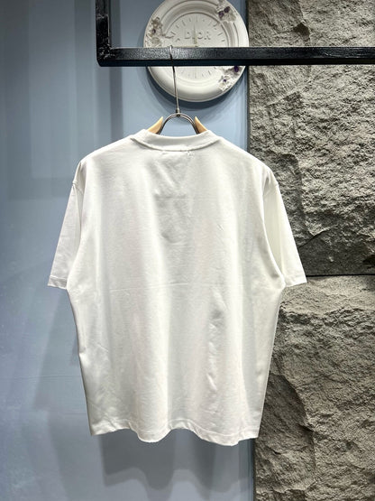 Camiseta con letras de espuma