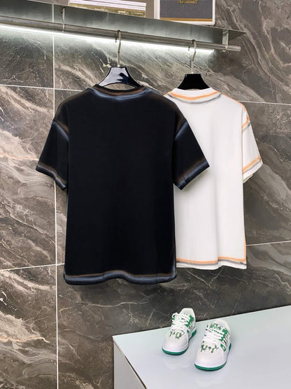 Camiseta de rayas dibujadas a mano