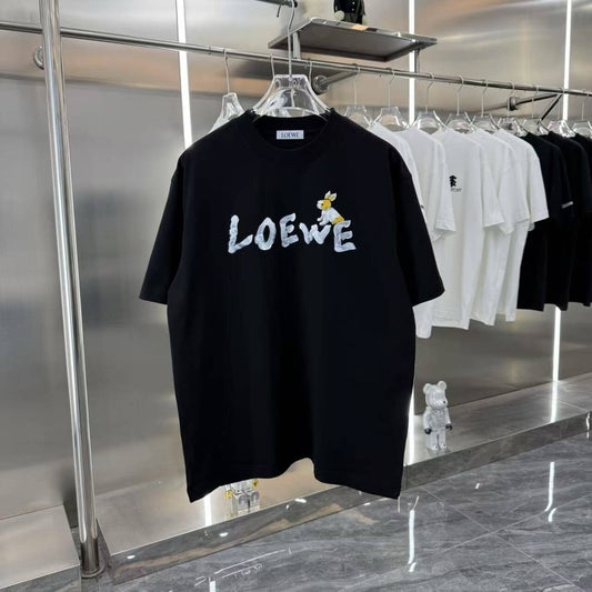 Camiseta con estampado pintado a mano