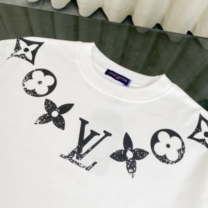 Camiseta con collar clásico