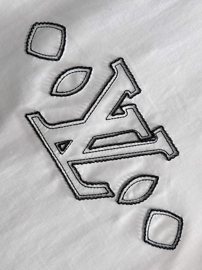 T-shirt à motif brodé classique