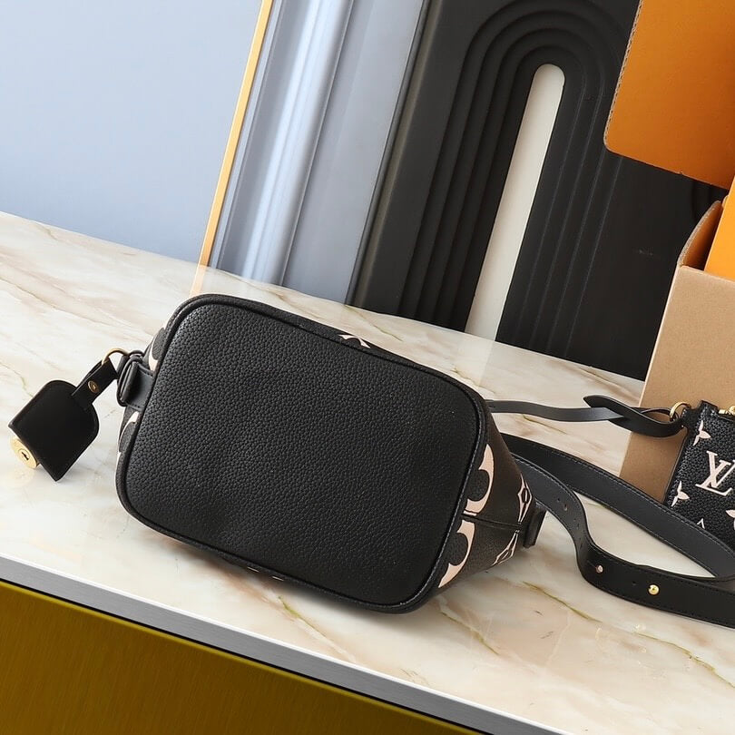 Sac à bandoulière ou à bandoulière avec cadenas de style classique et élégant