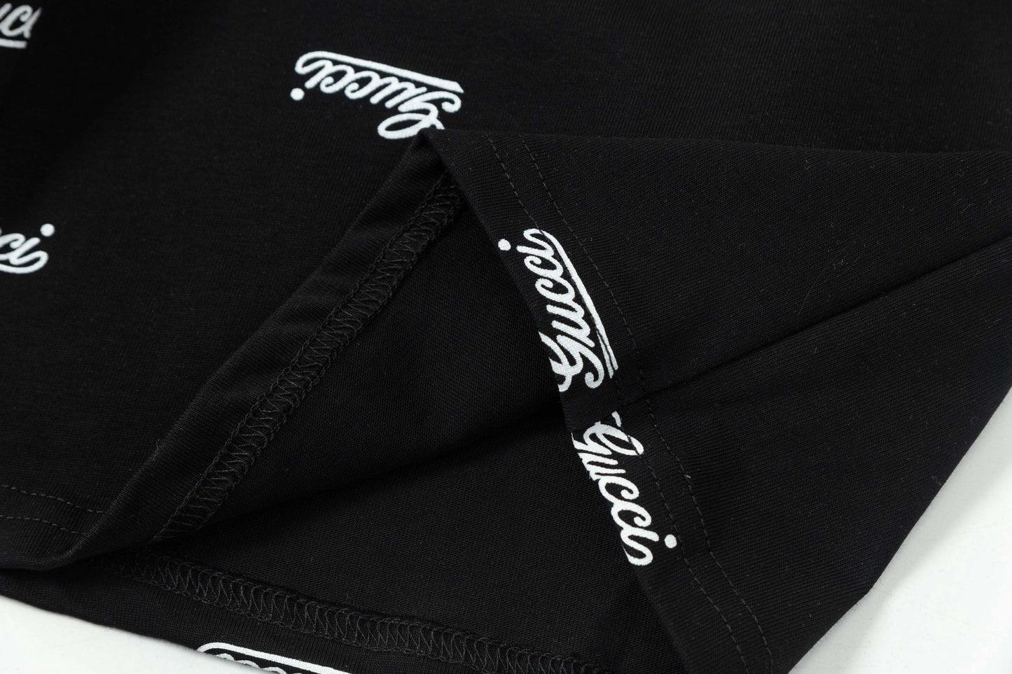 Pantalones cortos con estampado de letras