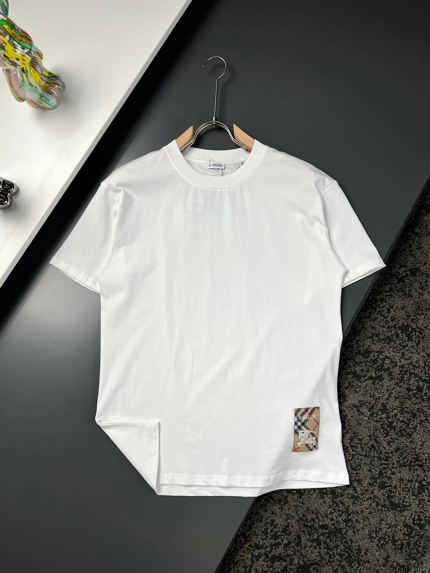 T-shirt classique brodé Cheval de guerre