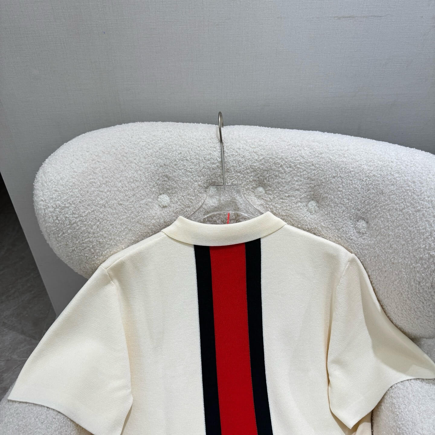 Polo con cuello transpirable