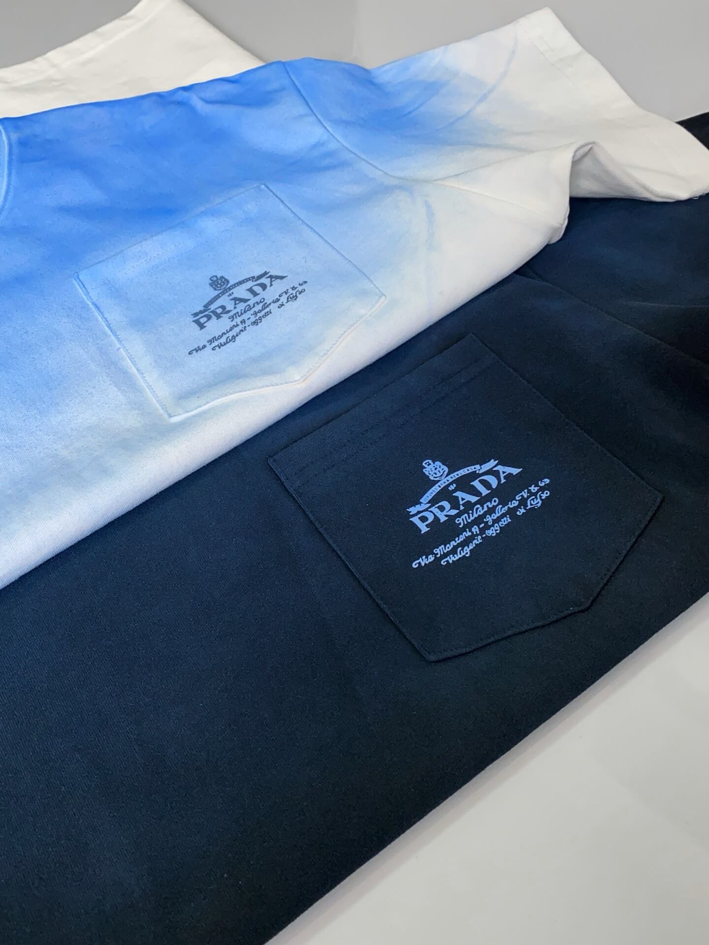 Camiseta con diseño degradado