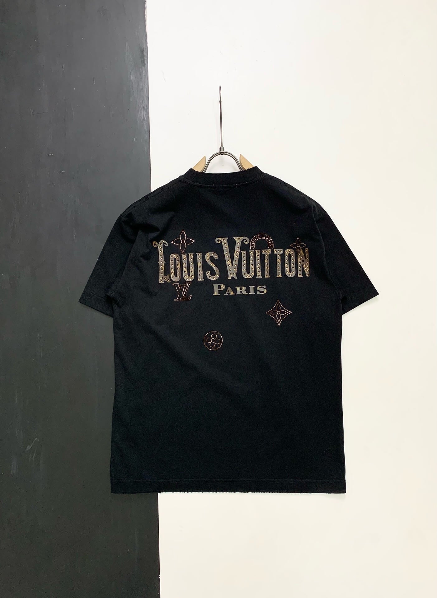Camiseta con letras de diamantes de imitación