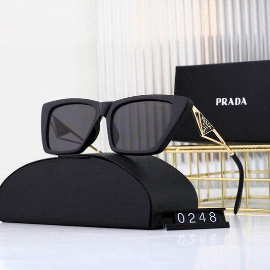 Elegantes gafas de sol con patillas huecas de metal