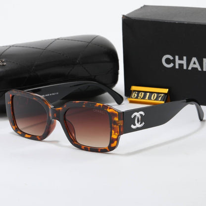 Lunettes de soleil chics transparentes à double C
