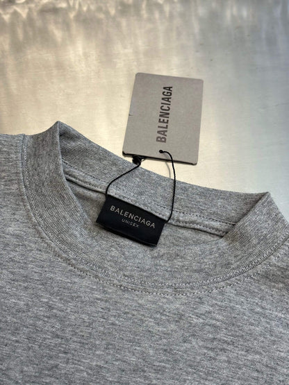 Camiseta con diseño de empalme