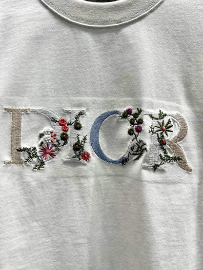 T-shirt à broderie florale