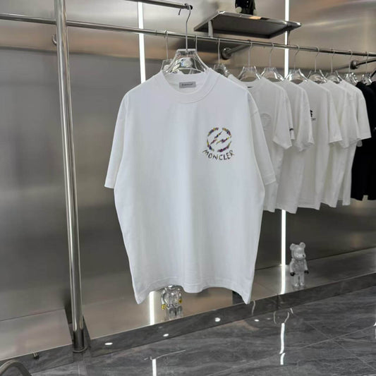 Camiseta con estampado de colores