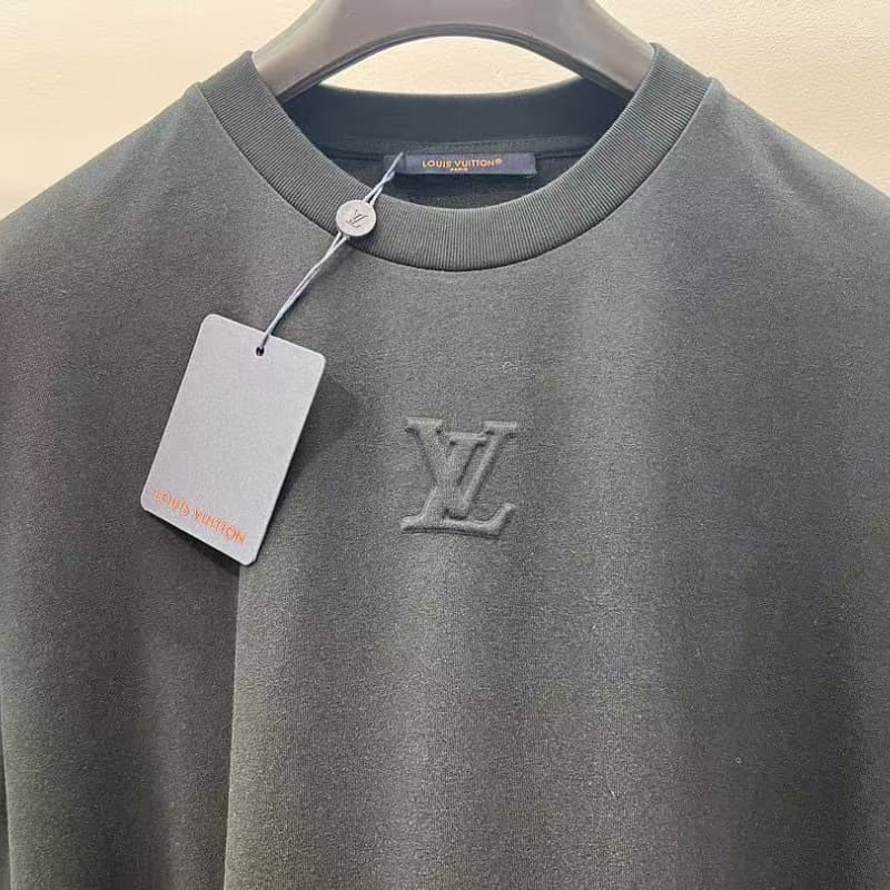 Classic 3D Embossed Long Sleeve