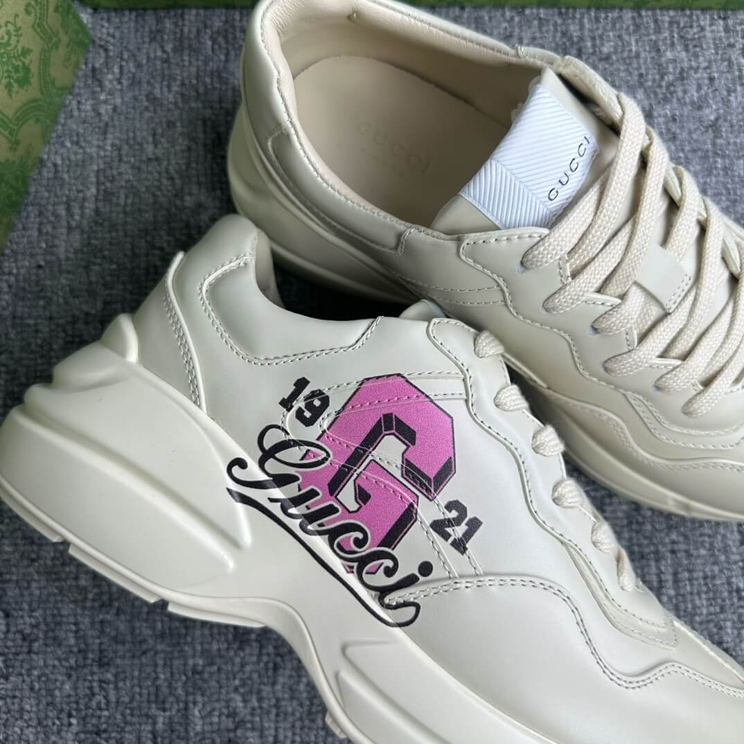 Zapatillas retro con estampado de letras