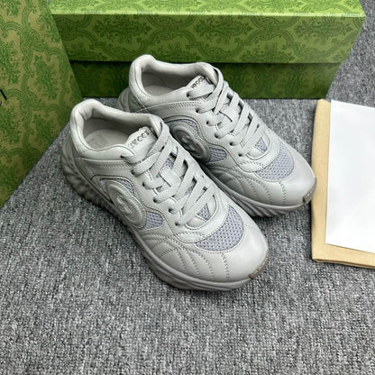 Zapatillas clásicas grises con bordado
