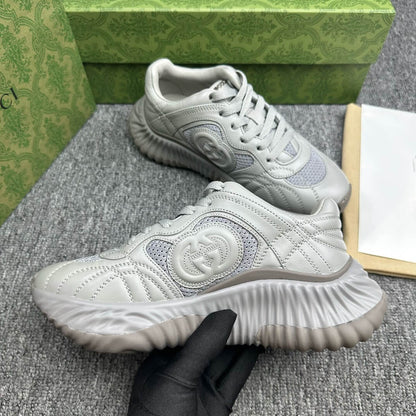 Zapatillas clásicas grises con bordado