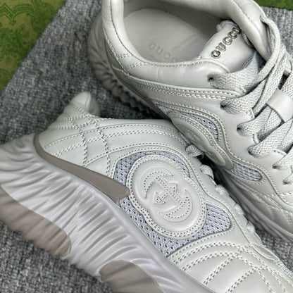 Zapatillas clásicas grises con bordado