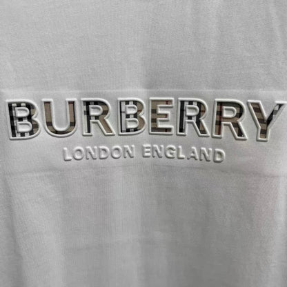 T-shirt à motif classique en relief 3D