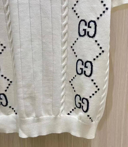 Mangas cortas clásicas con estampado lateral