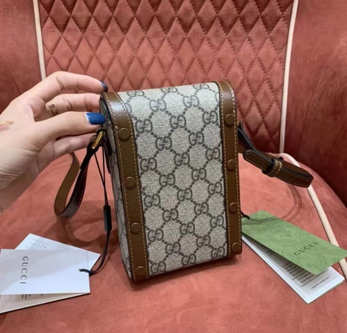 Bolsa para teléfono móvil con monograma de bocado de caballo
