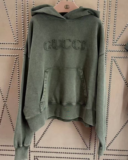 Sudadera con capucha lavada y desgastada