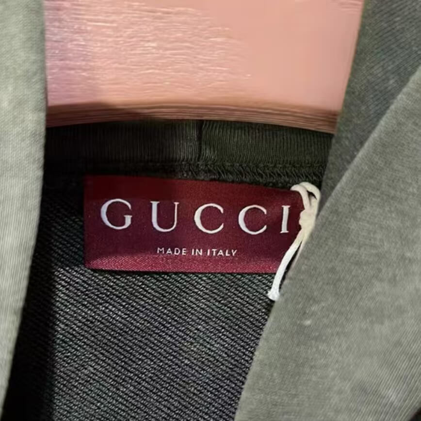Sudadera con capucha lavada y desgastada