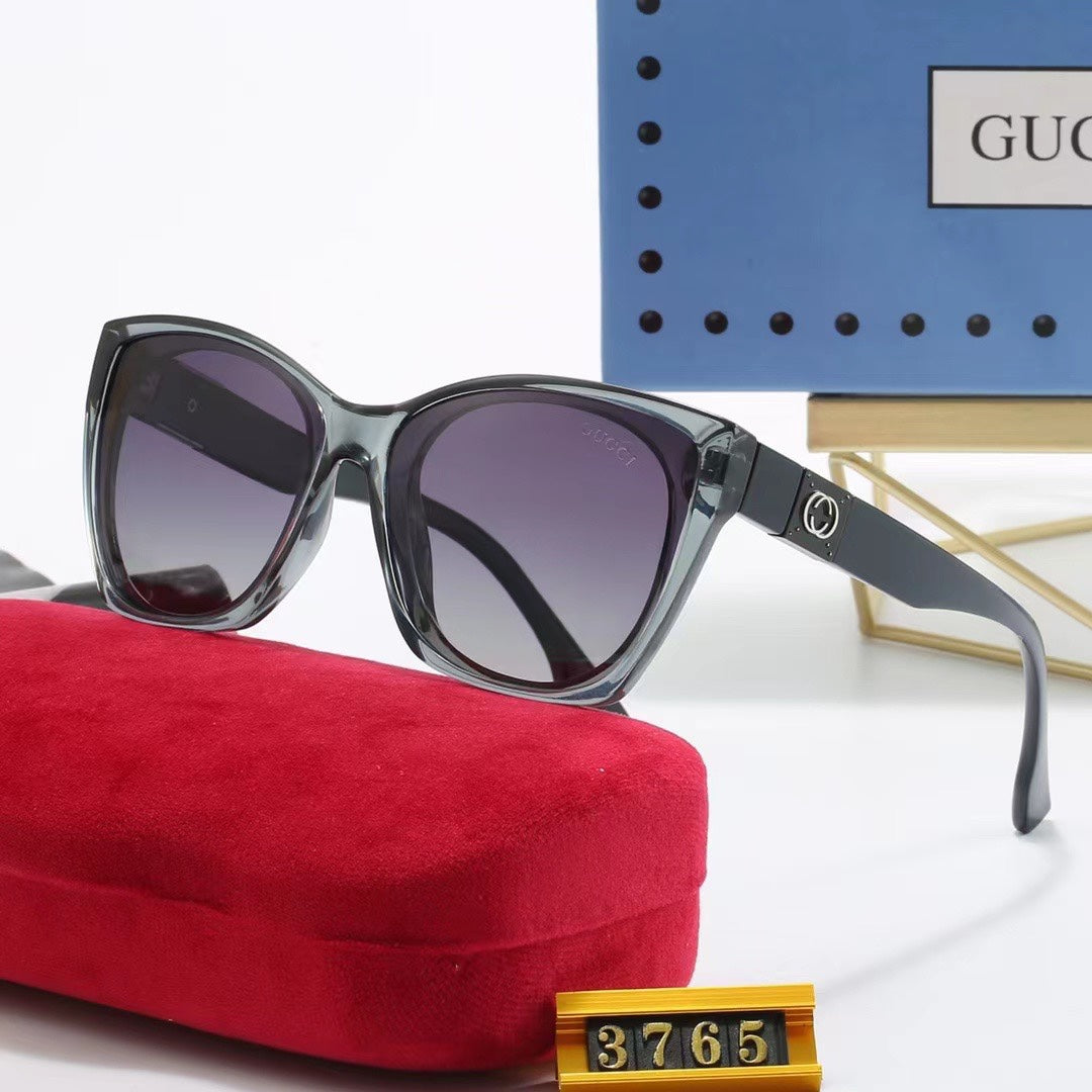 Gafas de sol con montura cuadrada y redonda