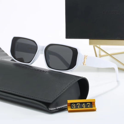 Lunettes de soleil rétro minimalistes