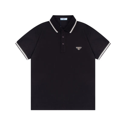 Polo con triángulos metálicos