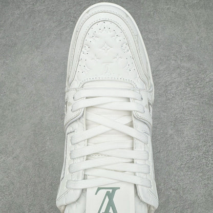 Chaussures classiques blanches