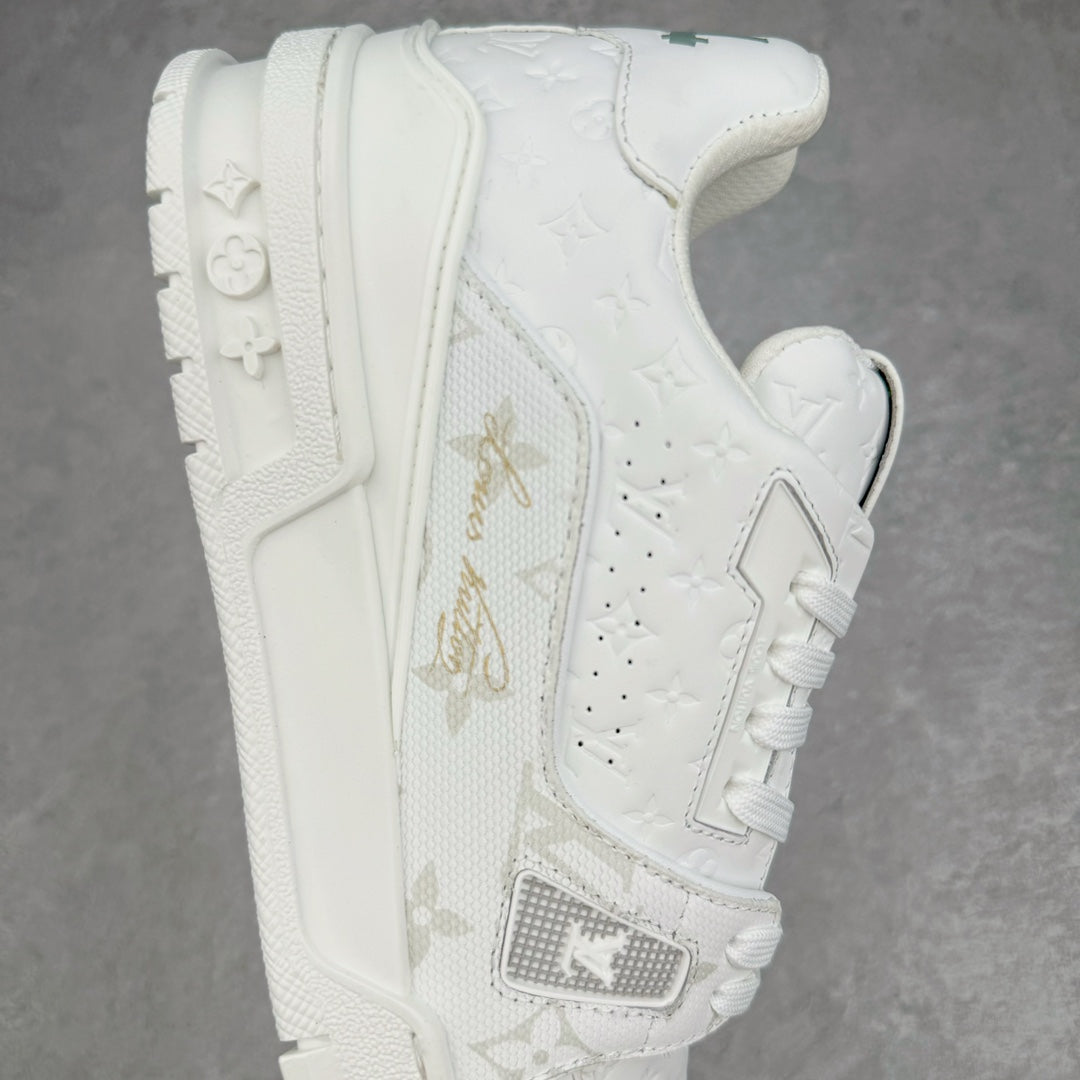 Chaussures classiques blanches