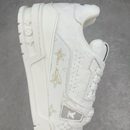 Chaussures classiques blanches