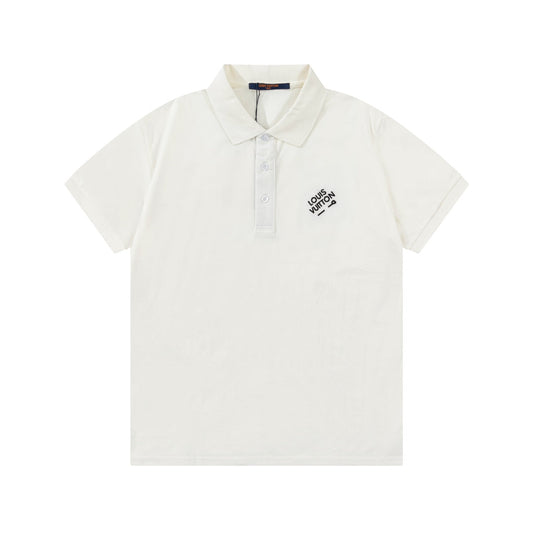 Polo brodé sur la poitrine